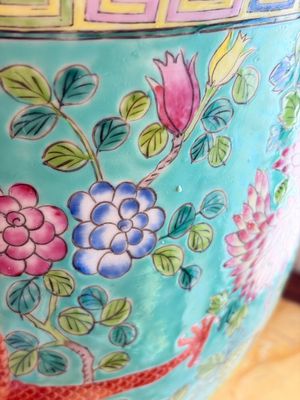 A pair of Chinese famille rose Dayazhai-style 'Dragon' jardinières, 20th C. — photo 20