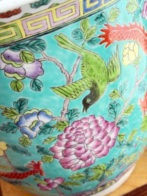 A pair of Chinese famille rose Dayazhai-style 'Dragon' jardinières, 20th C. — photo 22