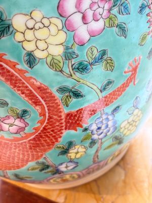 A pair of Chinese famille rose Dayazhai-style 'Dragon' jardinières, 20th C. — photo 10