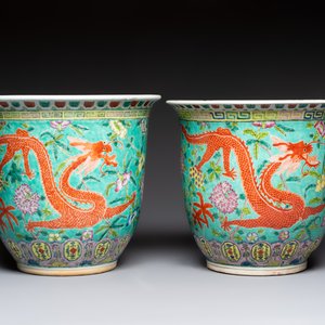A pair of Chinese famille rose Dayazhai-style 'Dragon' jardinières, 20th C. — photo 3