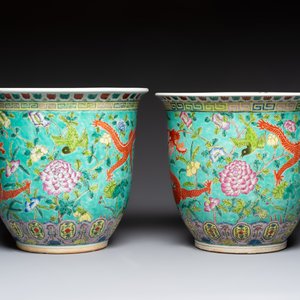 A pair of Chinese famille rose Dayazhai-style 'Dragon' jardinières, 20th C. — photo 4