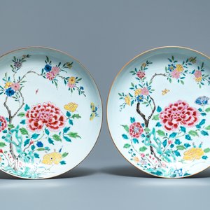 A pair of Chinese famille rose dishes with floral design, Qianlong — 照片 1