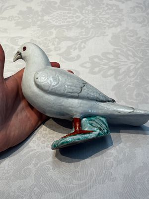 A pair of Chinese famille rose doves, Qianlong — photo 15