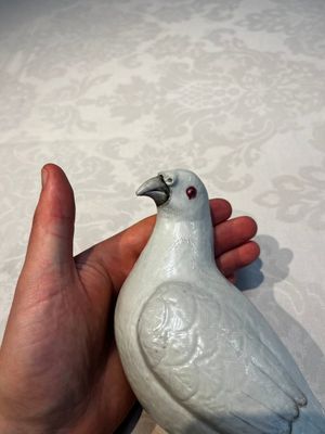 A pair of Chinese famille rose doves, Qianlong — photo 7