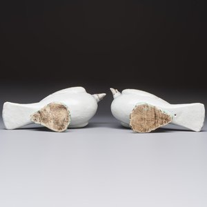 A pair of Chinese famille rose doves, Qianlong — photo 7