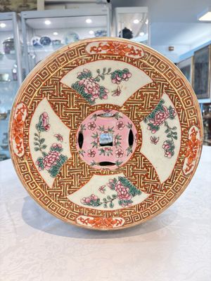 A pair of Chinese famille rose 'dragon and phoenix' garden seats, 19/20th C. — photo 5