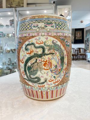 A pair of Chinese famille rose 'dragon and phoenix' garden seats, 19/20th C. — photo 9