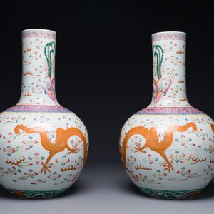 A pair of Chinese famille rose 'dragon' bottle vases, Tongzhi/Guangxu — 照片 2