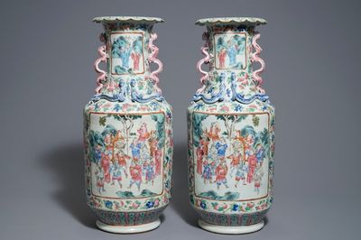 A pair of Chinese famille rose dragon-handle vases, 19th C.