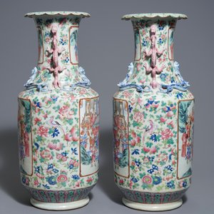 A pair of Chinese famille rose dragon-handle vases, 19th C. — 照片 2