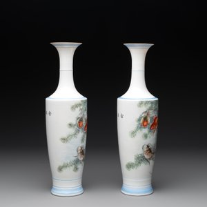 A pair of Chinese famille rose eggshell 'goldfish' vases, 20th C. — photo 4