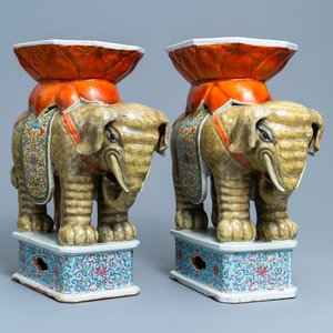 A pair of Chinese famille rose elephant-shaped garden seats, 19/20th C. — photo 1