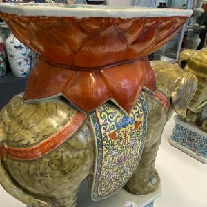 A pair of Chinese famille rose elephant-shaped garden seats, 19/20th C. — photo 12