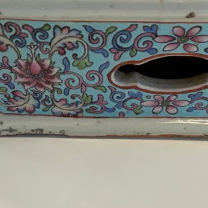 A pair of Chinese famille rose elephant-shaped garden seats, 19/20th C. — photo 18