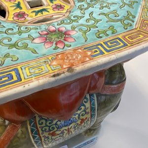 A pair of Chinese famille rose elephant-shaped garden seats, 19/20th C. — photo 22