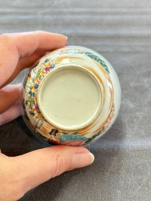 A pair of Chinese famille rose 'European subject' cups and saucers, Qianlong — photo 11