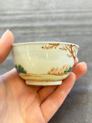 A pair of Chinese famille rose 'European subject' cups and saucers, Qianlong — photo 12