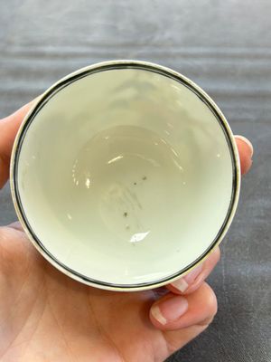 A pair of Chinese famille rose 'European subject' cups and saucers, Qianlong — photo 16