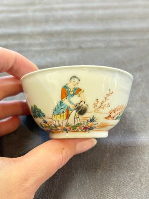A pair of Chinese famille rose 'European subject' cups and saucers, Qianlong — photo 7
