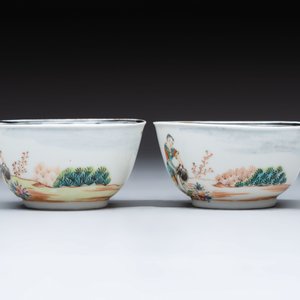 A pair of Chinese famille rose 'European subject' cups and saucers, Qianlong — photo 6