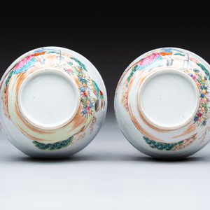 A pair of Chinese famille rose 'European subject' cups and saucers, Qianlong — photo 9