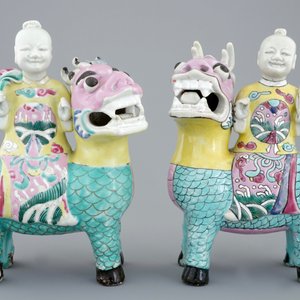 A pair of Chinese famille rose figures of the Immortal Twins, Hehe Erxian, riding a kylin, 18th C — 照片 2