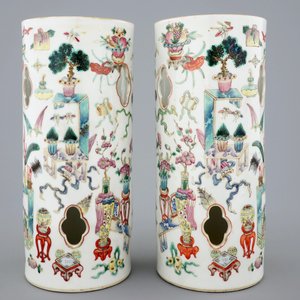 A pair of Chinese famille rose hat stands, 19th C. — 照片 3