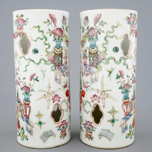A pair of Chinese famille rose hat stands, 19th C. — 照片 4