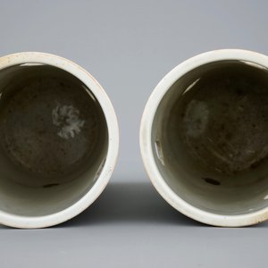 A pair of Chinese famille rose hat stands, 19th C. — 照片 5