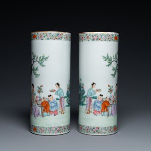 A pair of Chinese famille rose hat stands, 'Lin zhi cheng xiang' mark, Republic — photo 2