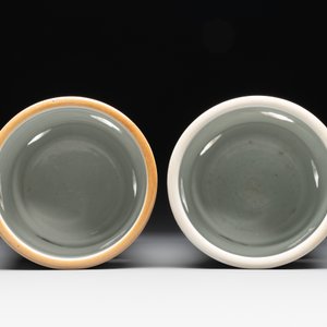 A pair of Chinese famille rose hat stands with birds among flowering branches, signed Zhu Shaoquan 朱少泉, dated 1892 — photo 5