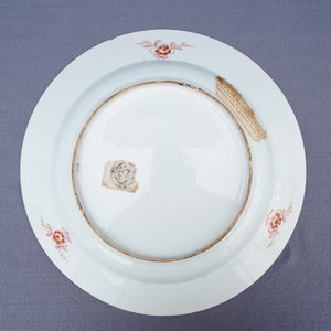 A pair of Chinese famille rose 'horse' dishes, Yongzheng/Qianlong — 照片 15