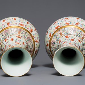 A pair of Chinese famille rose 'hundred bats' vases, Guangxu mark and of the period — 照片 7