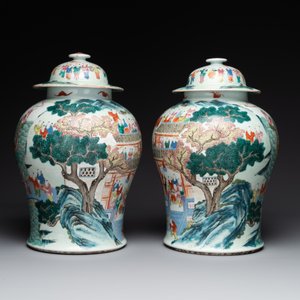 A pair of Chinese famille rose 'hundred boys' vases and covers on wooden stands, 19th C. — 照片 5
