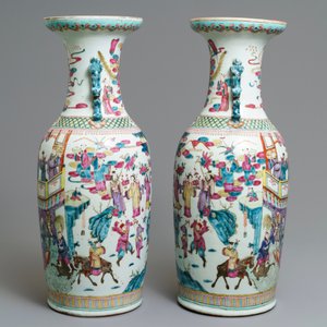 A pair of Chinese famille rose 'immortals' vases, 19th C. — 照片 4