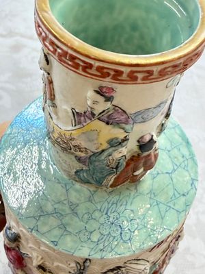 A pair of Chinese famille rose 'Immortals' vases with relief design, Qianlong mark, Republic — photo 19