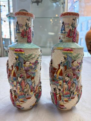 A pair of Chinese famille rose 'Immortals' vases with relief design, Qianlong mark, Republic — photo 2