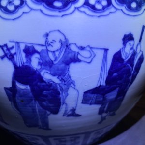 A pair of Chinese famille rose jardinières and a blue and white example, 19th C. — photo 11