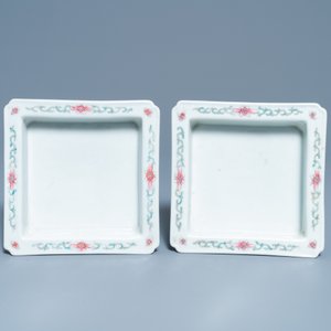 A pair of Chinese famille rose jardinières on stands, Qianlong mark, Republic — photo 9
