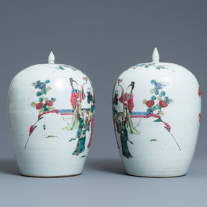A pair of Chinese famille rose jars and covers, 19th C. — photo 2