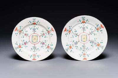 A pair of Chinese famille rose 'Jiangxi Province' plates, endless knot mark, 19/20th C. — photo 1