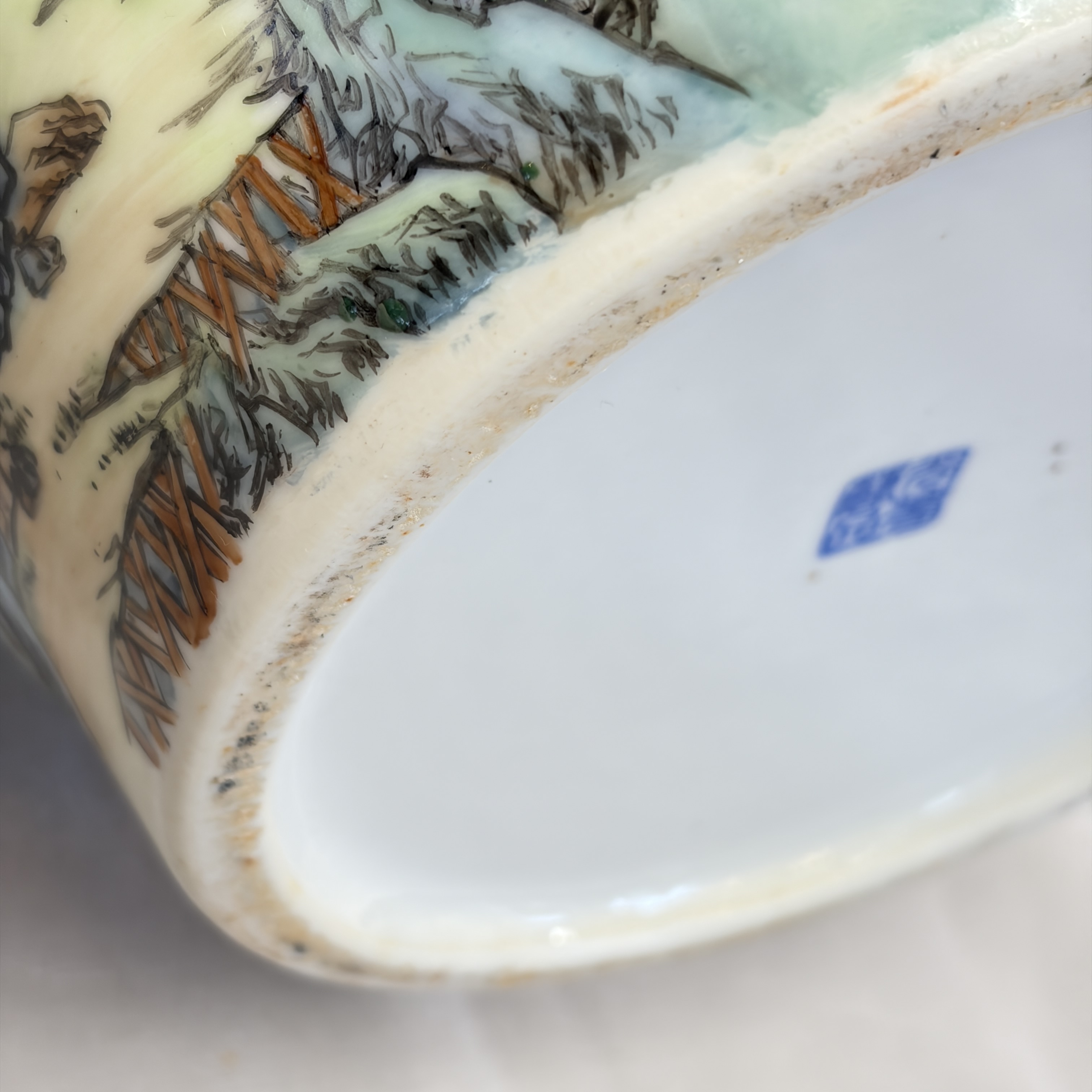 A pair of Chinese famille rose 'Landscape' vases and an 'Immortals' vase — 照片 41