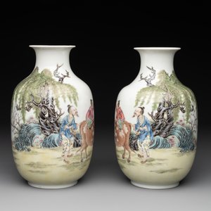 A pair of Chinese famille rose lantern-shaped vases with figures and cows, Qianlong mark, Republic — photo 2