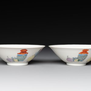 A pair of Chinese famille rose 'Li Taibai' bowls, Guangxu mark, Republic — 照片 4
