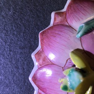 A pair of Chinese famille rose lotus-shaped cups and saucers, Yongzheng, 1723-1735 — photo 10