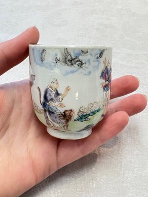A pair of Chinese famille rose 'Luohan' cups, Qianlong — foto 8