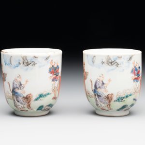 A pair of Chinese famille rose 'Luohan' cups, Qianlong — foto 2