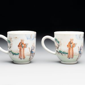 A pair of Chinese famille rose 'Luohan' cups, Qianlong — foto 3
