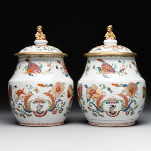 A pair of Chinese famille rose 'Madame de Pompadour' pot-pourri jars with bronze-mounted covers, Qianlong, ca. 1745 — photo 1