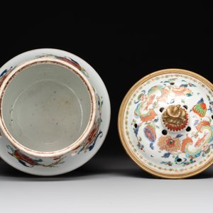 A pair of Chinese famille rose 'Madame de Pompadour' pot-pourri jars with bronze-mounted covers, Qianlong, ca. 1745 — photo 7
